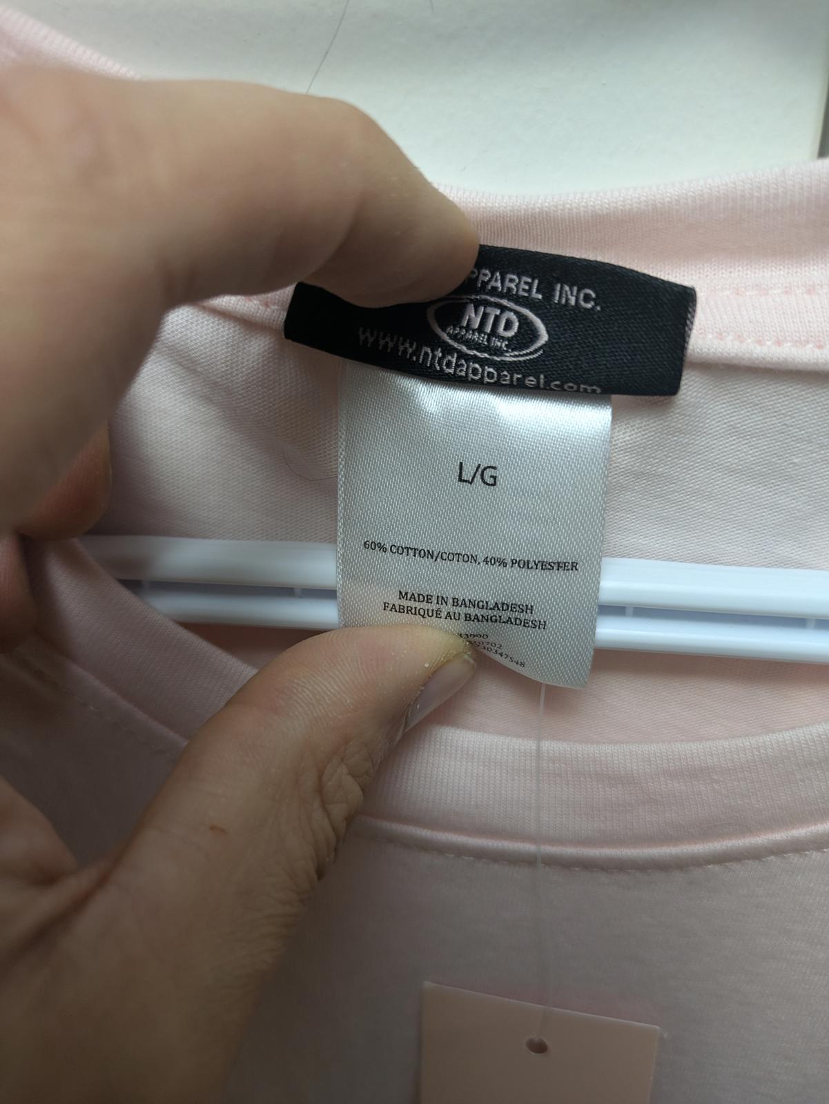 Women's L The Pink Closet Graphic Tee Pink