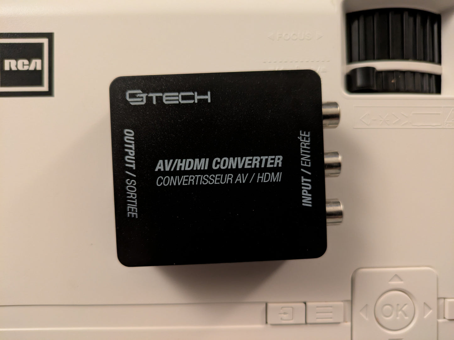 π¬ Movie Night in a Box β Refurbished Projector + DVD Player Bundle