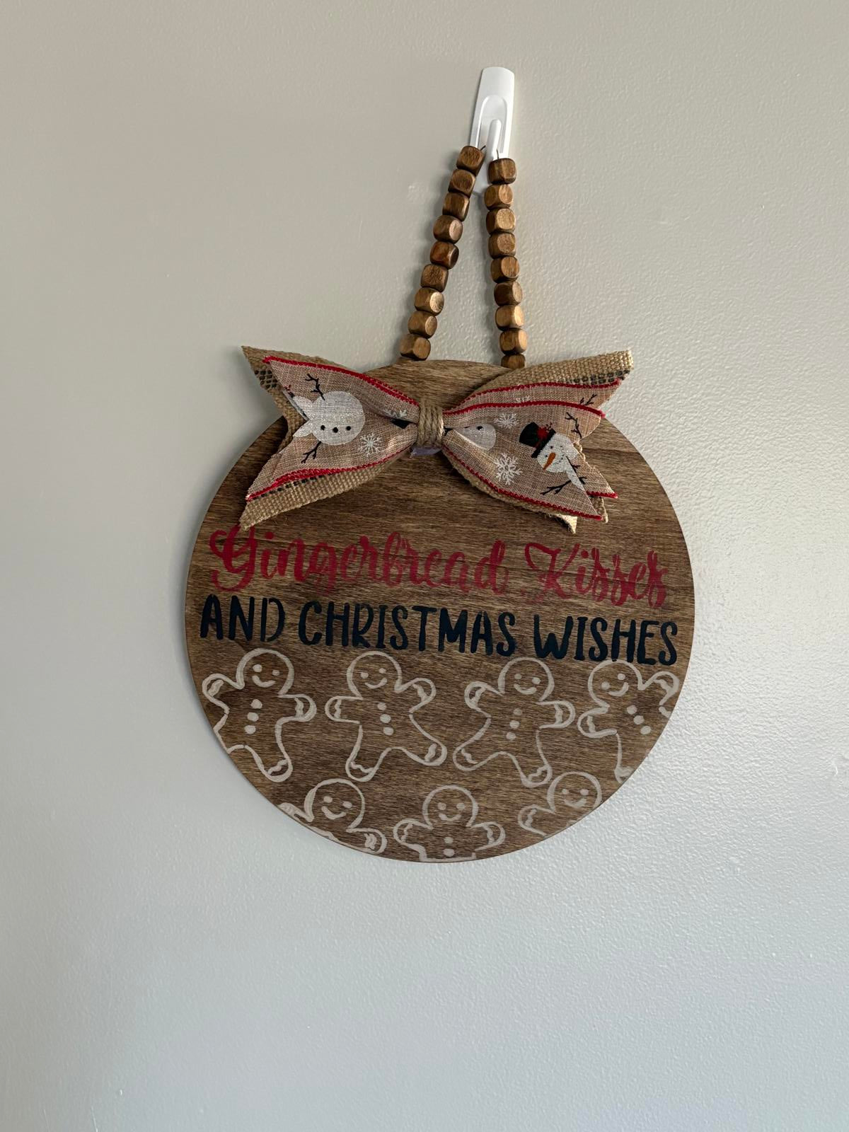 Savvy Creations Gingerbread Kisses Christmas Wall Hanging