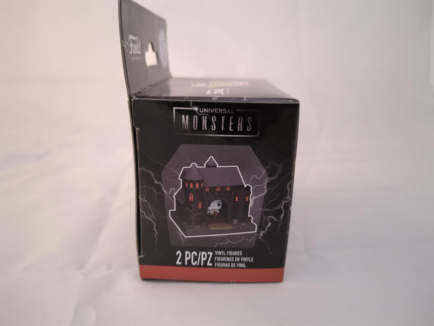 Bitty Pop! Towns Dracula and Castle Collectible