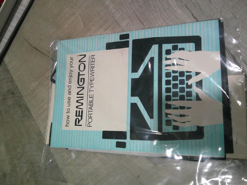 📝 Unleash Your Creativity with the Remington Performer Sperry Rand Typewriter!