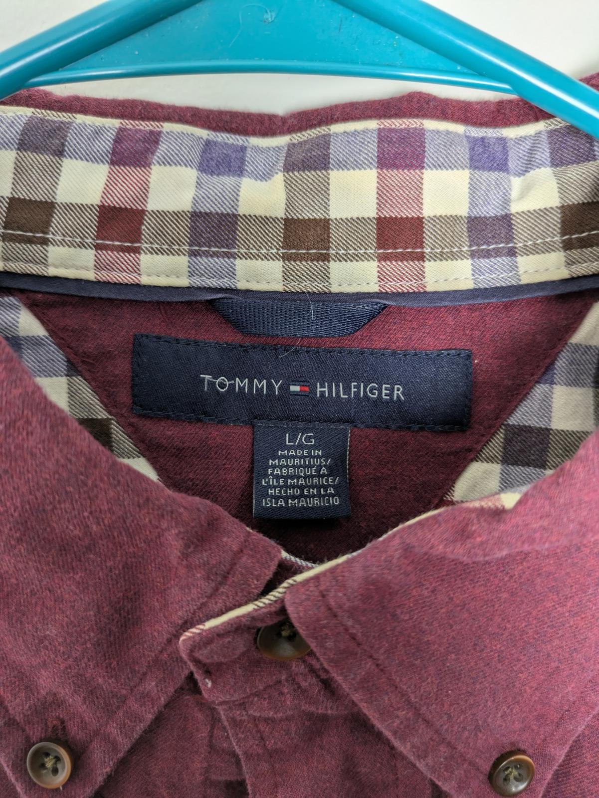 Tommy Hilfiger Men's Casual Button-Down Shirt, Large