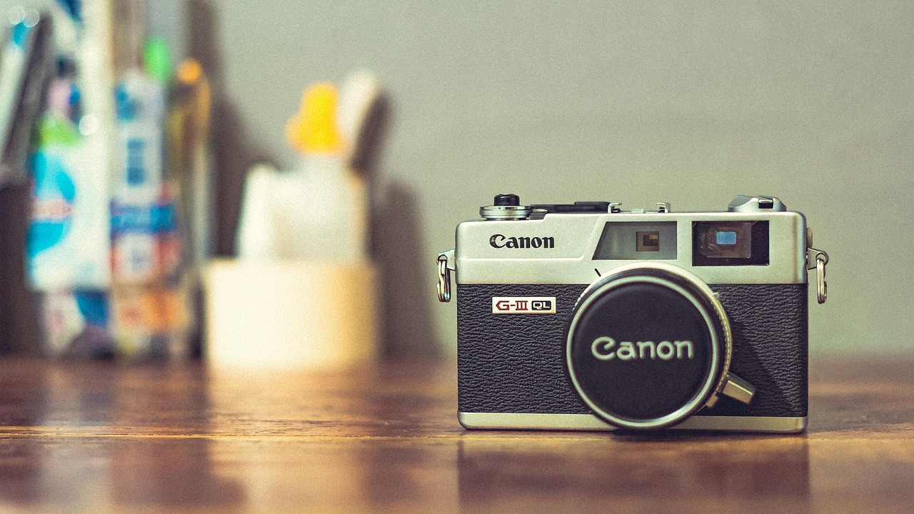 Through the Viewfinder: Why I Love Vintage Cameras & Their Timeless Stories